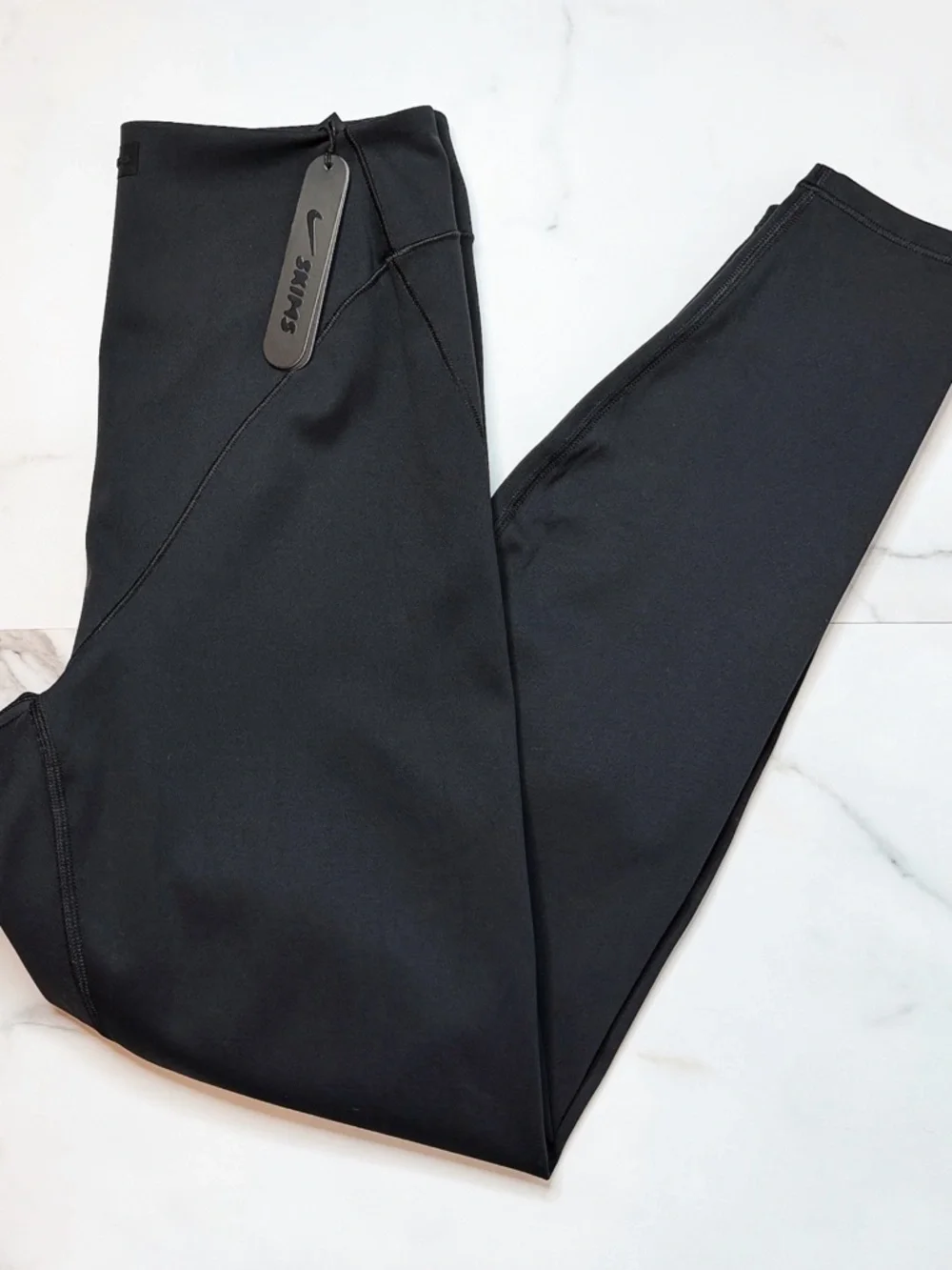 NWT NikeSkims Matte V-Panel 26” Leggings - Picture 3 of 6